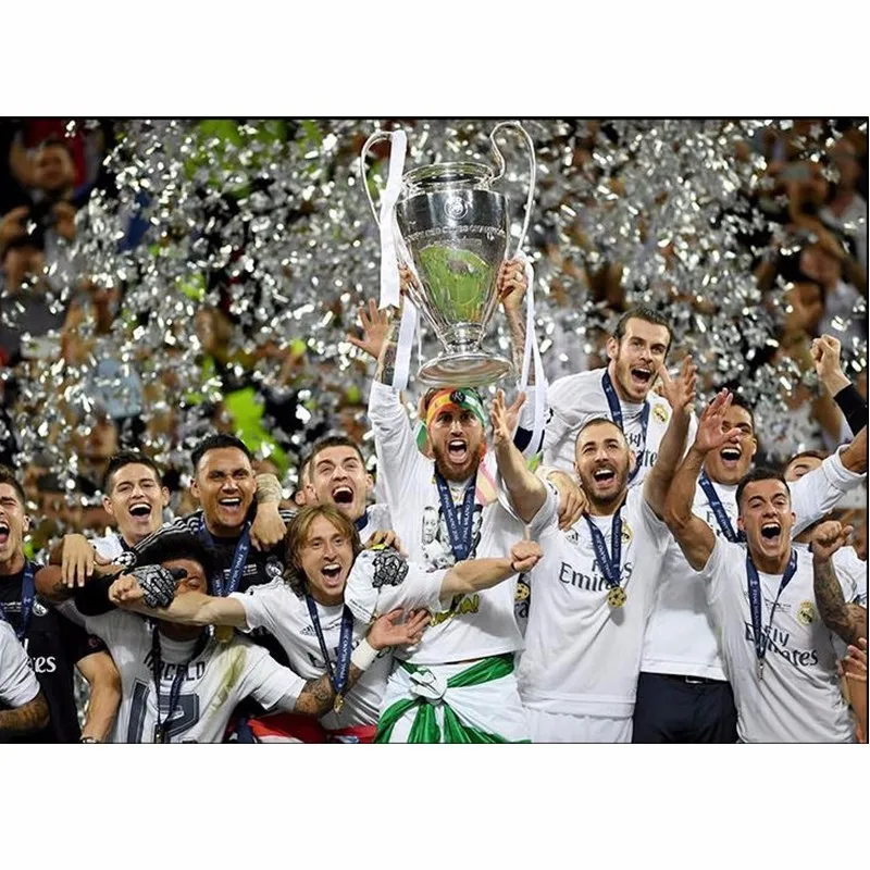 

2018 European Champions League Trophy Model 1:1 Hight 77cm Replica Large Ears Cup Silver Madrid Soccer Fans Souvenir Collections