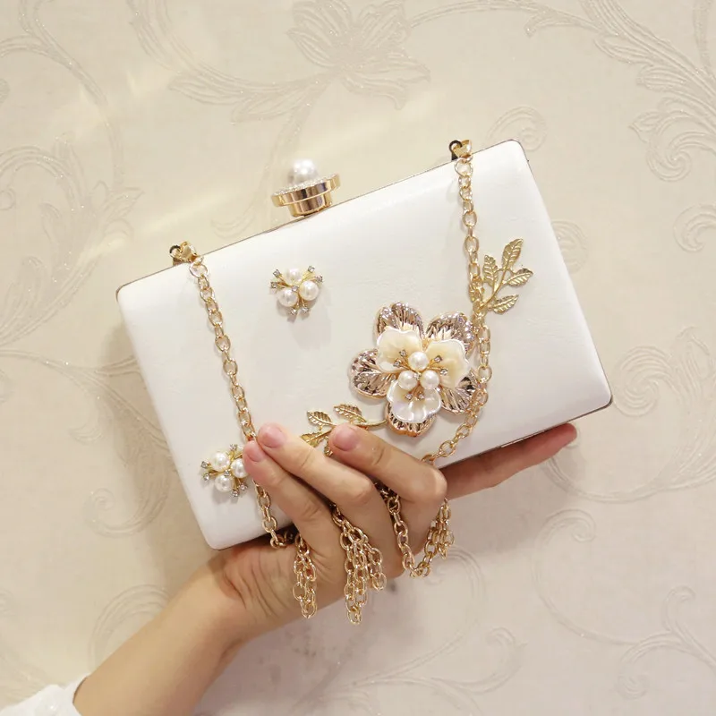 

Retro Design 2019 Handbag Pearl Flowers Bags Chains Messenger Shoulder Bag Ladies Crossbody Bag Wedding Party For Women