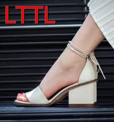

2017 Women Open Toe Sandals Box Heel Gladiator Sandals Ankle Strap celebrity shoes white wedding shoes thick heel sandals