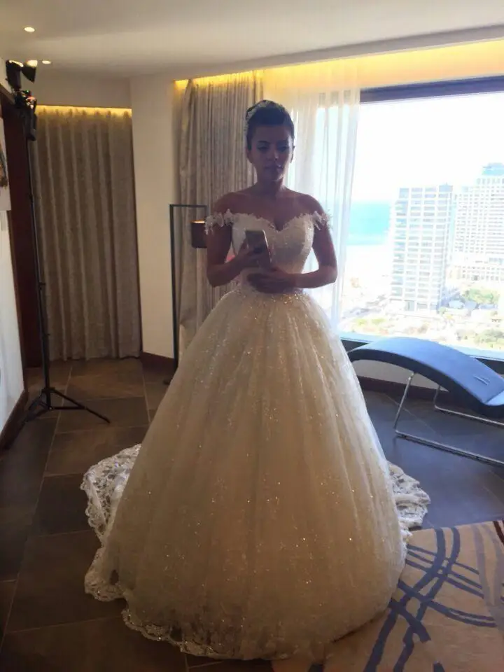 

Classic Off the Shoulder A-Line Wedding Dresses 2020 Sweep Train Lace Bridal Gowns Custom Made