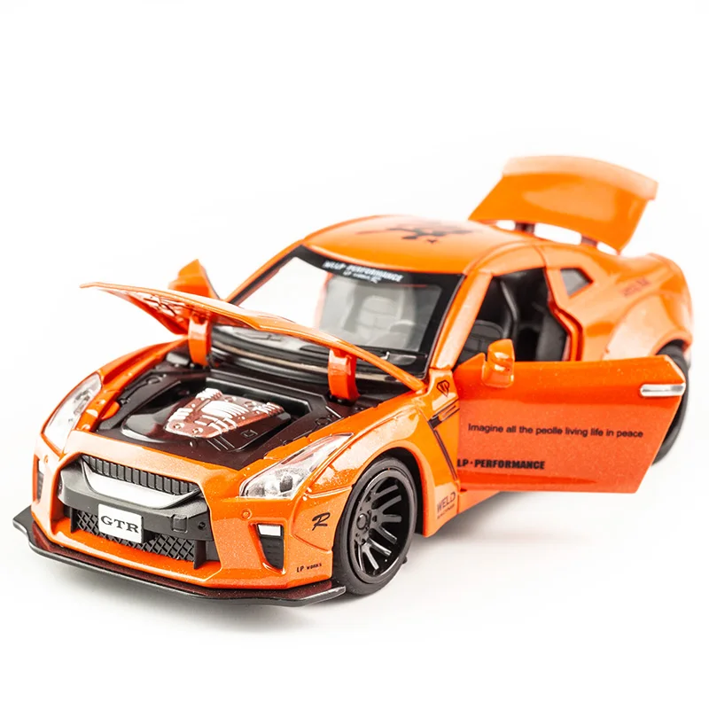 Модель литая автомобиля KIDAMI 1:32 AMG Nissan GTR игрушечная машинка со звусветильник кой
