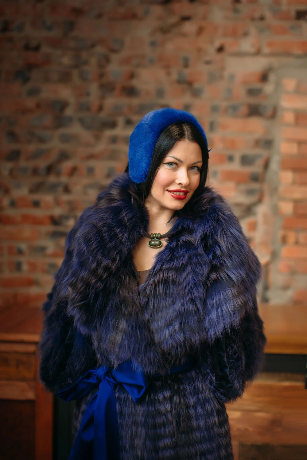 58d5cf8ebeab31f321b699e56d60--odezhda-lisa-na-shelke-chernilnaya