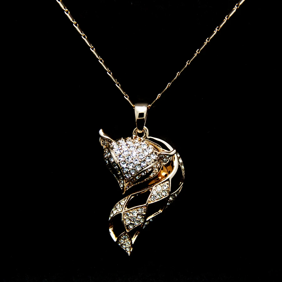 красивое украшение подвеска из золота. Jewellery swarovski колье. золотая подвеска sokolov с swarovski 81030101. подвески золотые кристалл. розовый кулон.