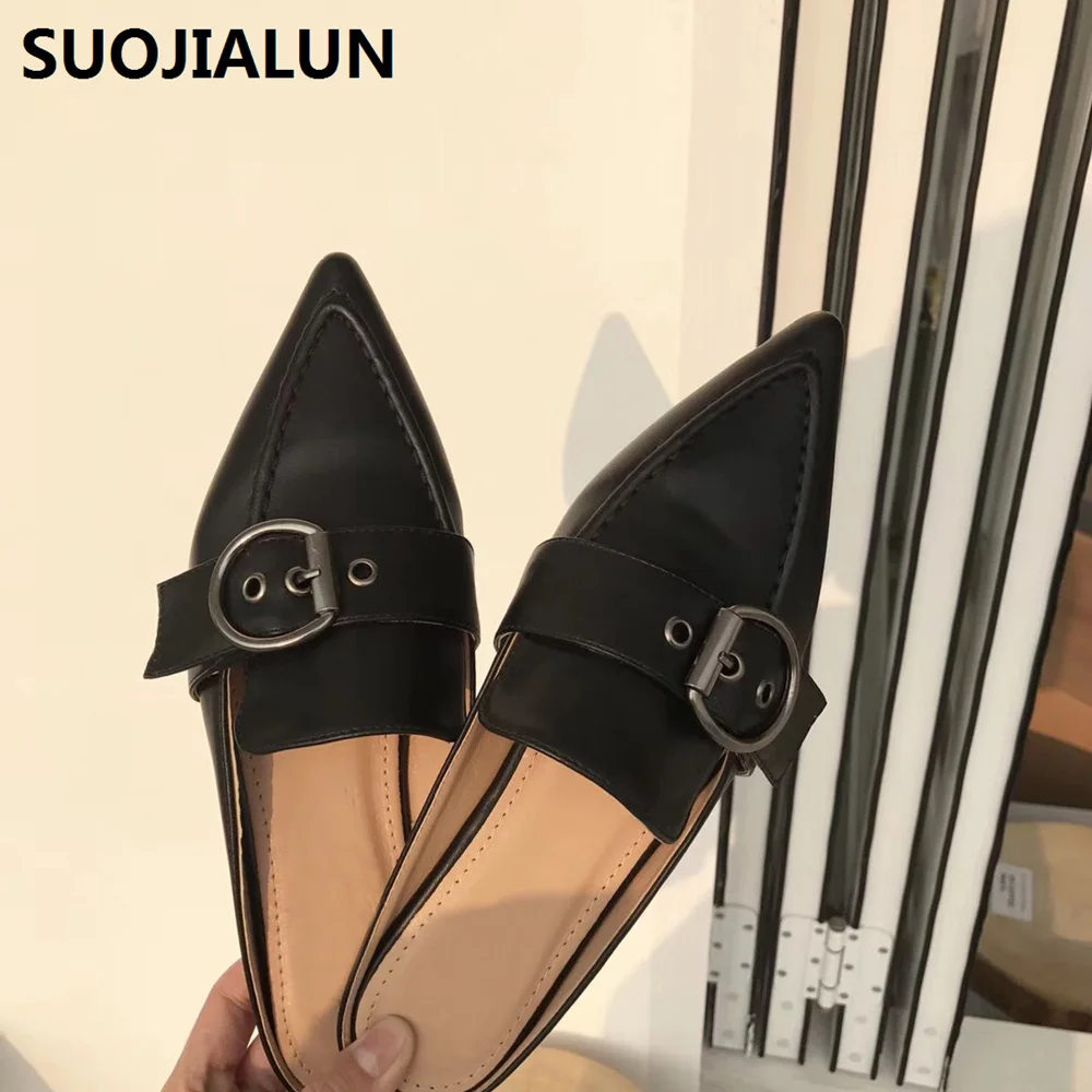 

SUOJIALUN New Women Flat Slippers Mules Women Pointed Toe Casual Chain British Shoes Flat Ladies Slippers PU Outdoor Shoes