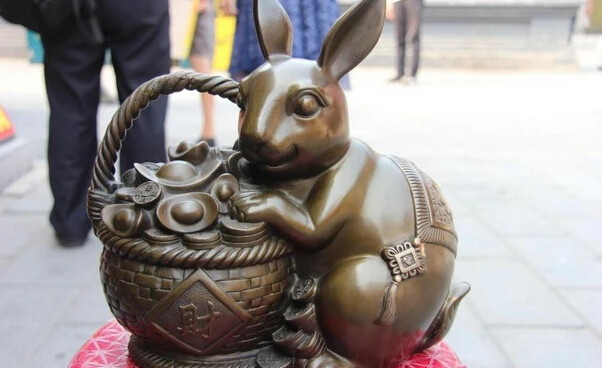 

song voge gem S1294 China Pure Copper Bronze Money Yuan Bao wealth Basket Lovely hare rabbit Statue