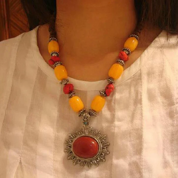 Nepal Tibet beeswax color stone Alloy medal jewelry wholesale ethnic