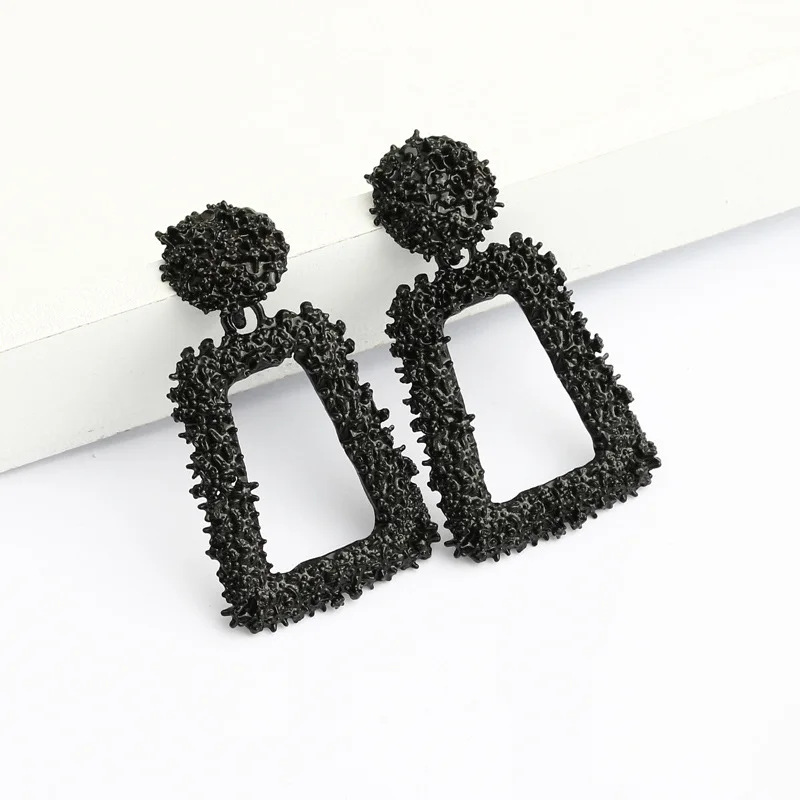 

The latest Fashion Alloy Ear Studs Lady Design European oil Earrings For Friends Gifts