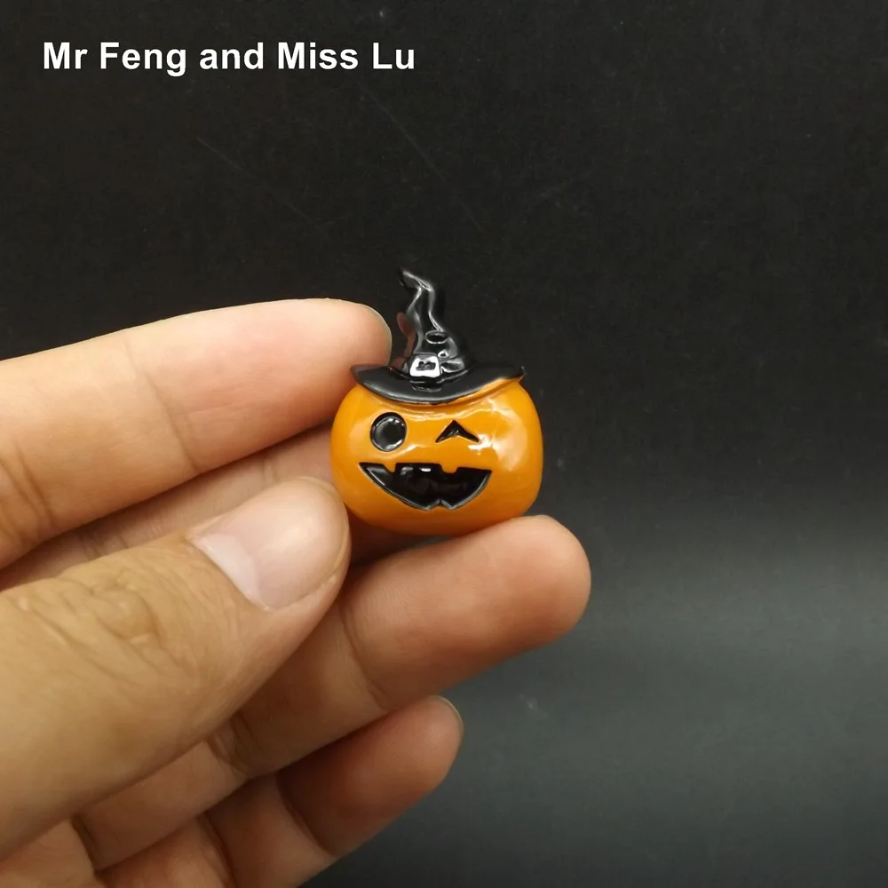 

Flat Back Resin Model Hallowmas Pumpkin Blink Halloween Fake Miniature Toy