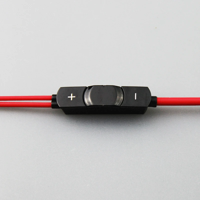  Cavo della cuffia per sol Republic Master Tracks HD V8 V10 V12 X3 Auricolare 3.5mm a 2.5mm Audio So