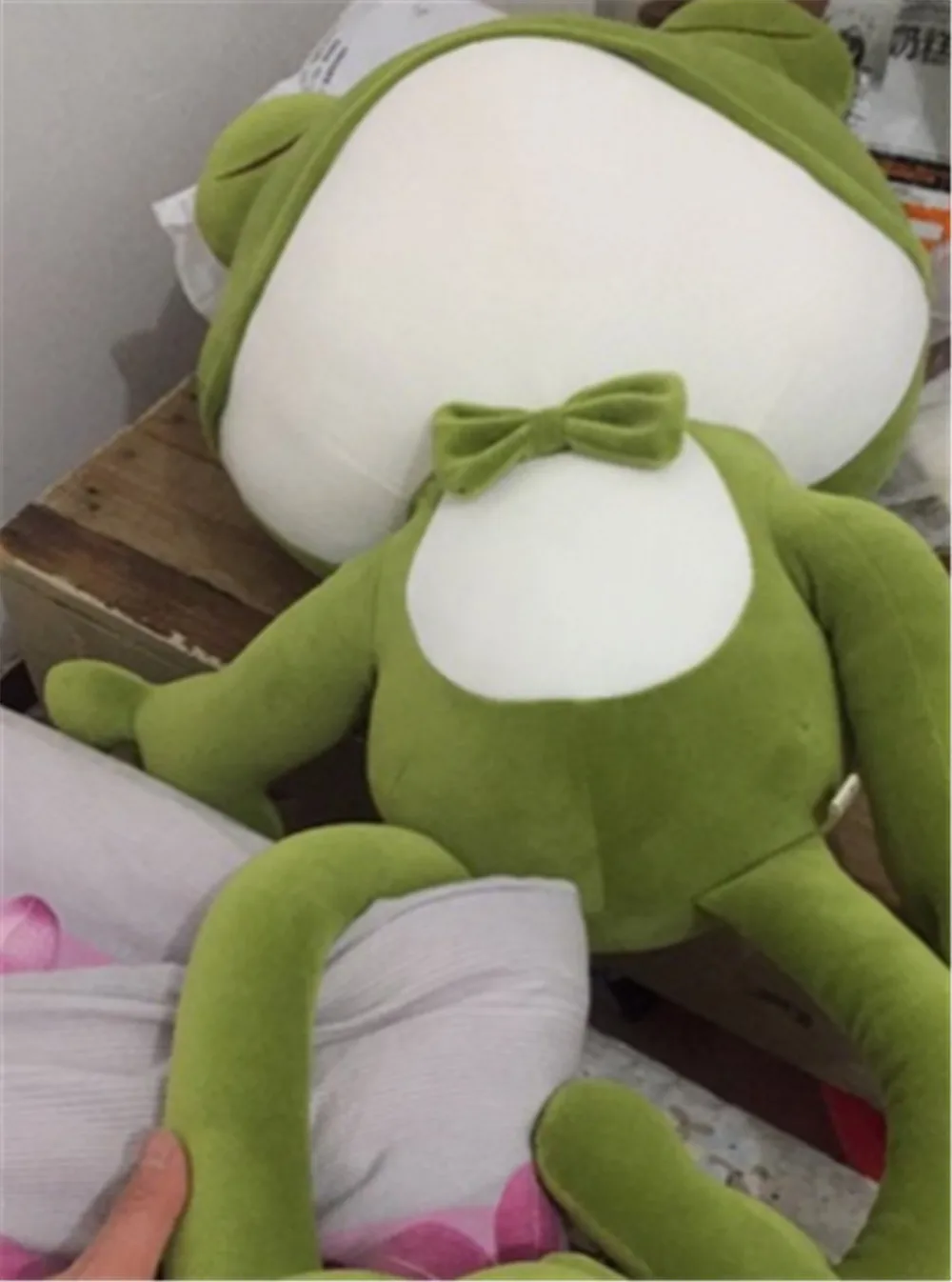 Fancytrader Cuddly Big Plush Frog Toys Soft Stuffed Green Frog Animals Doll for Kids Gifts 2 Sizes1