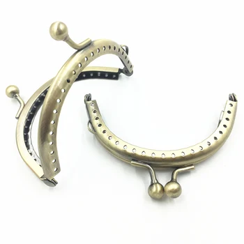 

1Pc Kiss Clasps Lock Clips Clutch Bag Purse Wallet Handle DIY Accessories Bronze Tone Smooth Metal Arch Frame 8.5cm