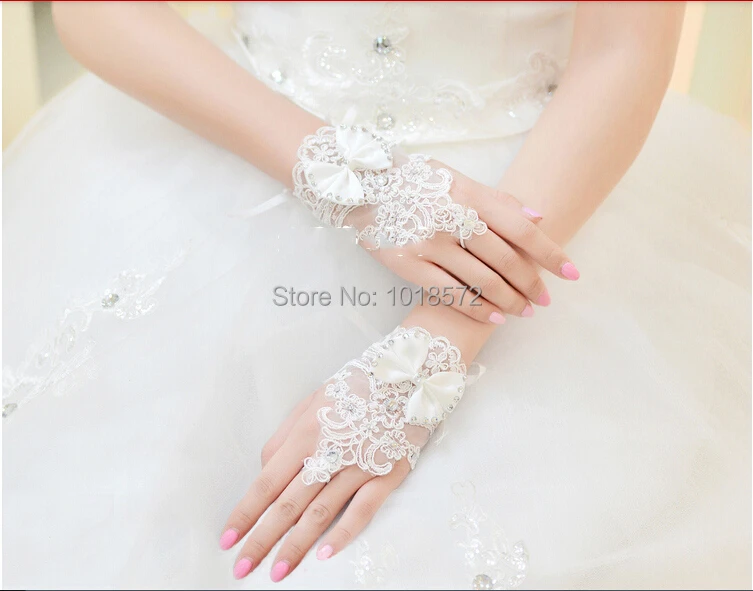 Новые модные свадебные перчатки с кружевная Апликация бриллиантовый бант свадебное платье Элегантные Короткие митенки аксессуары