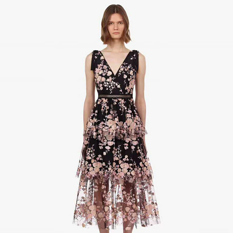 

Aihuyigui 2019 Self Portrait Mesh Sleeveless Dress Summer Women Sexy Deep V-Neck Lace Floral Emboidered Lace-UP Long Dress DR226