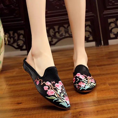 Veowalk Chinese Embroidered Women Silk Cotton Close Pointed Toe Mules  Slippers Summer Autumn Vintage Ladies Slip on Flat Shoes|Slippers| -  AliExpress