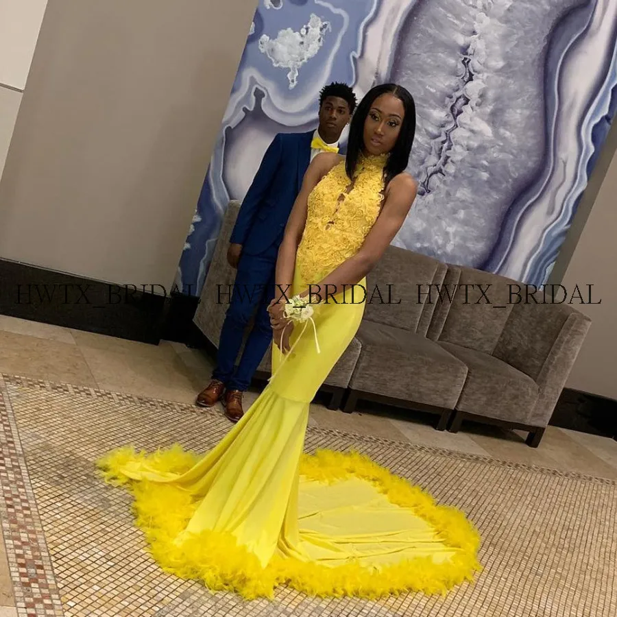 

Yellow Feathers Prom Dresses 2020 Halter Lace Appliques Backless Long Mermaid African Black Girl Prom Dress Formal Occasion Gown