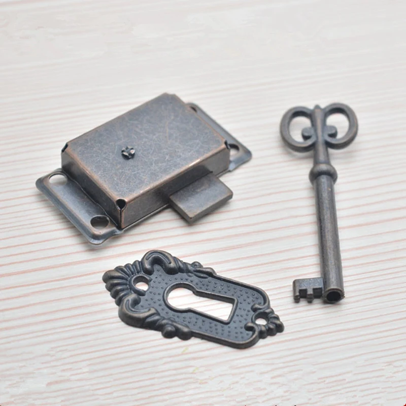 1pcs New Cabinet Door Lock Set Key Antique Quartet Classical Lock Decorative Furniture Kitchen Box Drawer Lock QDD9578