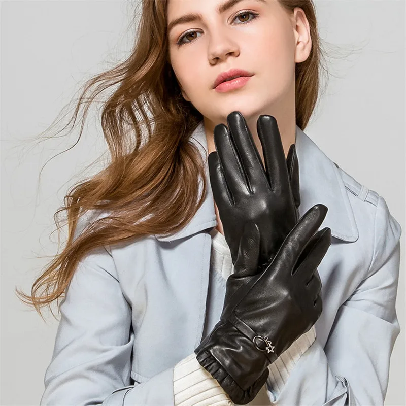 Lambskin Gloves Ms. Genuine Leather Gloves Winter Plus Velvet Thicken Warm Korean Flouncing Round Buckle Strap WL06