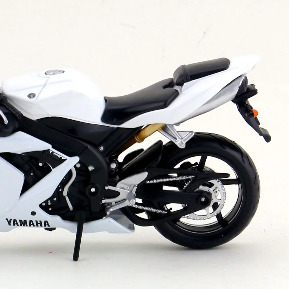 Yamaha YZF-R1 (16)