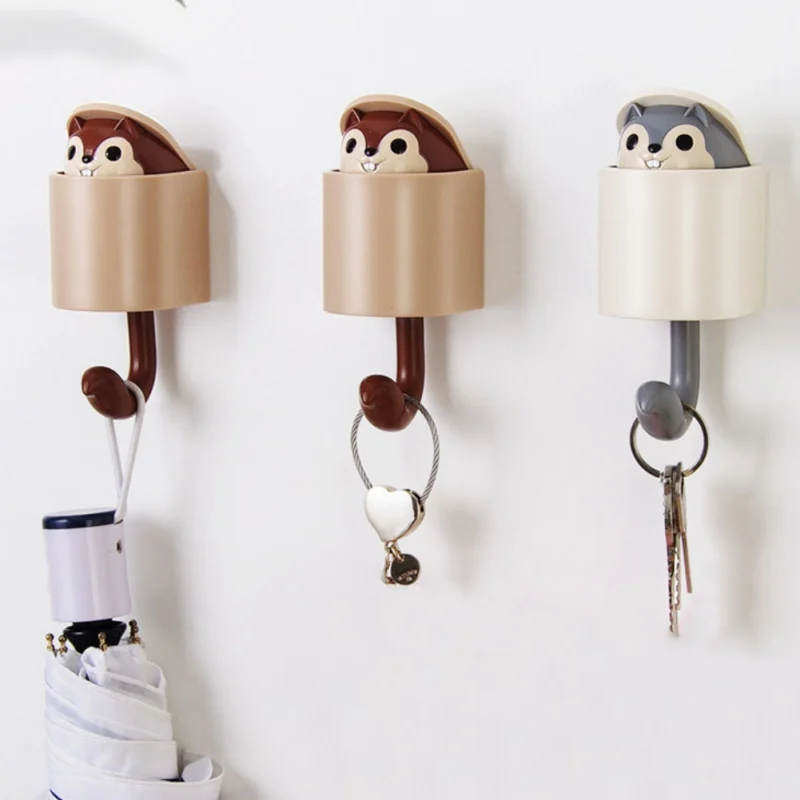Onetek Wall Mounted Adhesive Plastic Cartoon Squirrel Decorative Hooks Coat Hanger Hat Rack Key Sundries Organizer 