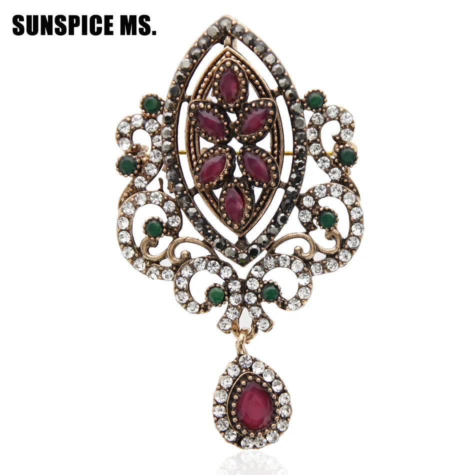

Noble Dignity Turkish Women Hollow Flower Vintage Brooch Pins Antique Gold Color Resin Jewelry Overlapping Circles Indian Bijoux