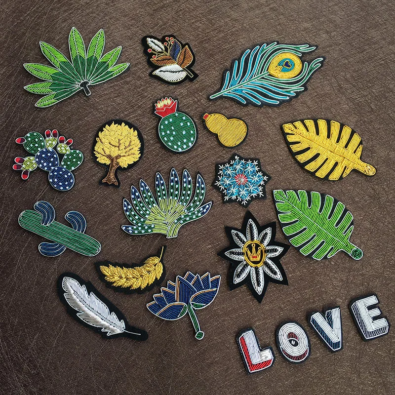 

Hand embroidery peacock feathers get rich banana gourd cactus lotus snowflakes feather silk India brooch