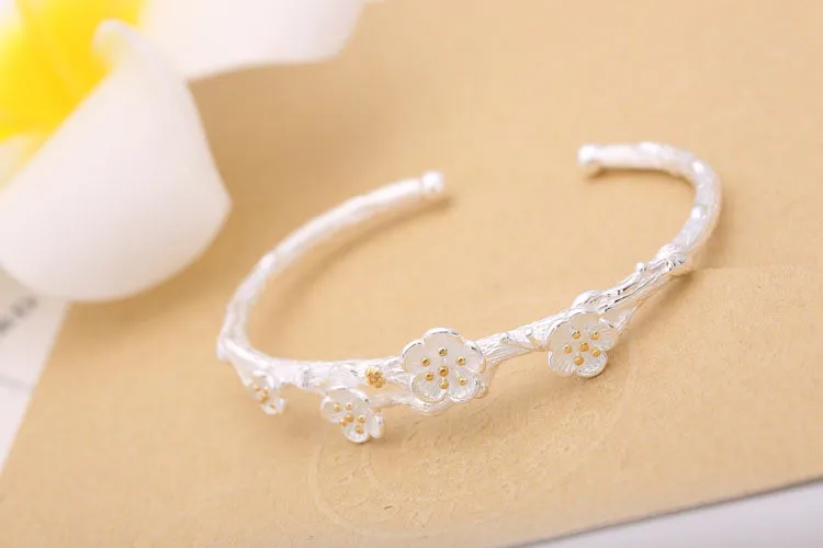 2861465335_823318017