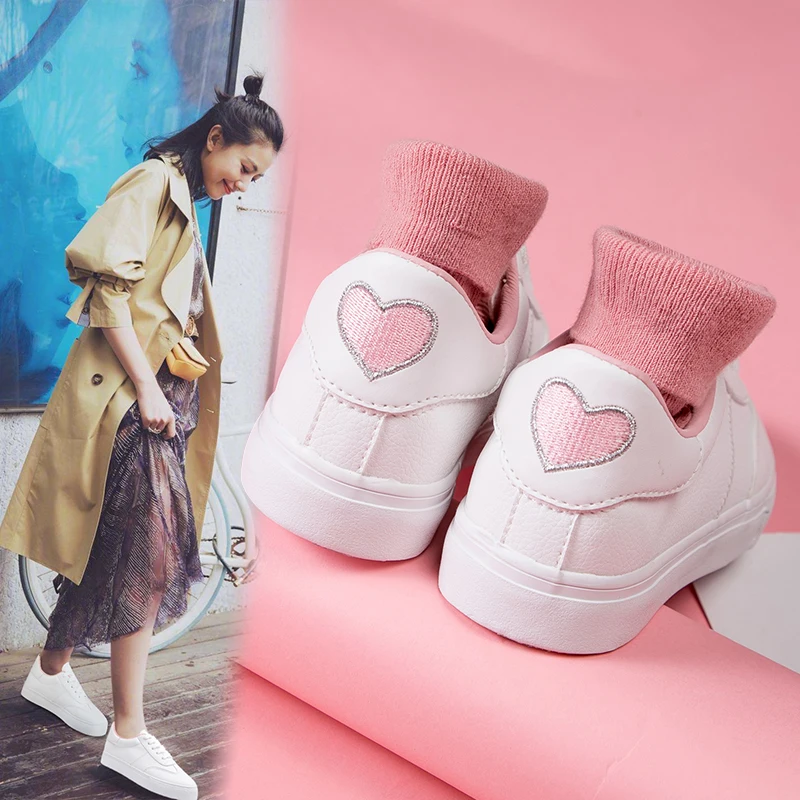 

HUANQIU 2018 Ins Hot Selling Women White Shoes with Heart on Back All-match Students Chic Canvas Shoes Ulzzang Harajuku Pink