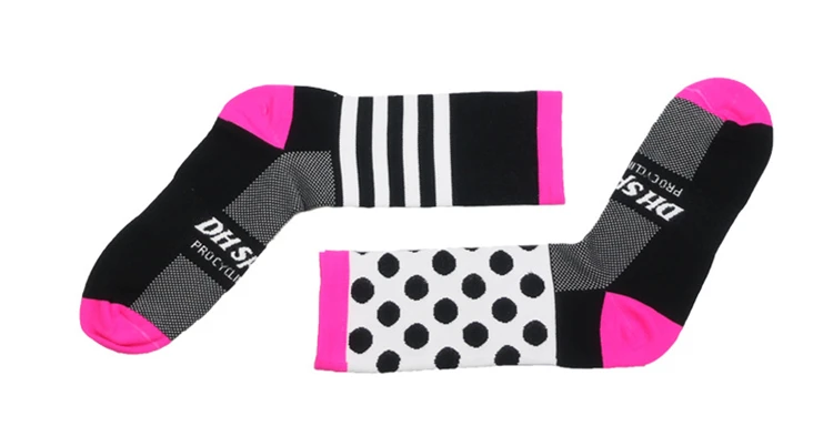 DH Sports Cycling Socks Racing Sports Socks Professional Brand Breathable Protect Feet Road Bicycle Socks Racing Bike Men Women - Цвет: Черный