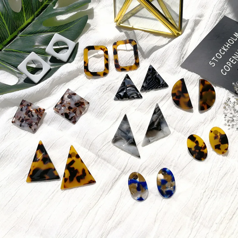 

Fashion Acetate Resin Triangle Leopard Black White Earrings Tortoiseshell Earrings Geometric Stud Earrings Multicolor Earring
