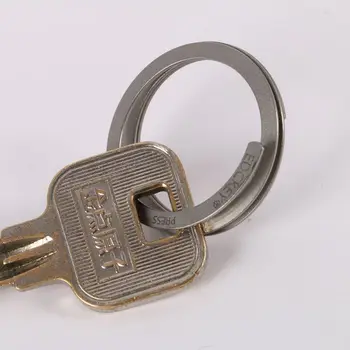 

2 PCS Outdoor Sports EDC Outdoor Camping Travel Kits 2Pcs Titanium Key Ring Keychain Split Circle