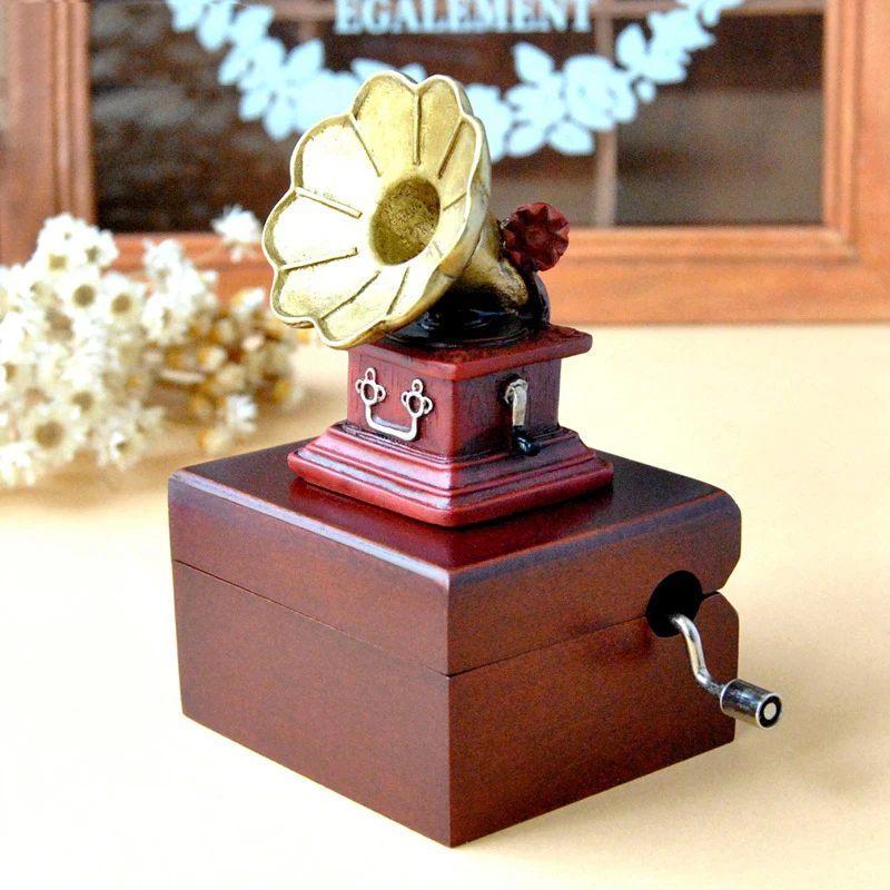 

High Quality Beech Phonograph Music Box Hand Crank Music Box Boutique Home Decor Gifts Crafts Birthday Gifts Animal Music Boxes