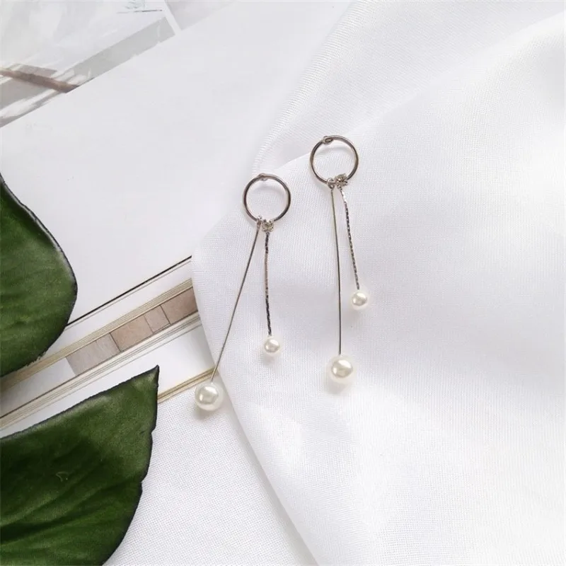 

Geometric Round Pearl Studs Temperament Female Korean Wild Accessories Elegant Simple Metal Earrings