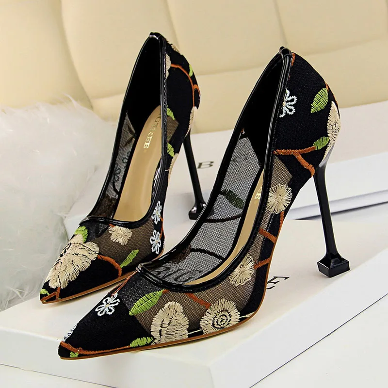 

Fashion women's shoes super high-heeled pointed flowers embroidered line lace hollow sexy horseshoe with nightclub banquet shoes
