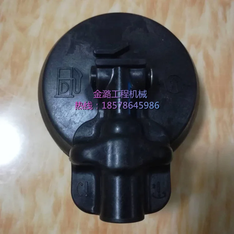 

free shipping Hitachi zax 60 70 200 210 360 - 5g diesel fuel tank cap new tank cap excavator parts