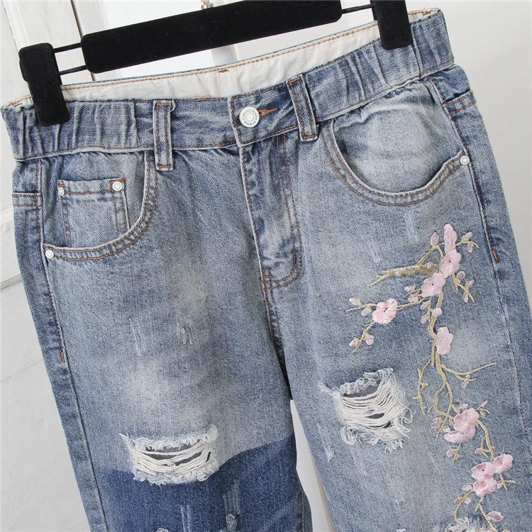 LXUNYI женские джинсовые брюки 2019 весна лето модные рваные женские джинсы рваные джинсы с цветочной вышивкой Большие размеры светло-голубые 5XL