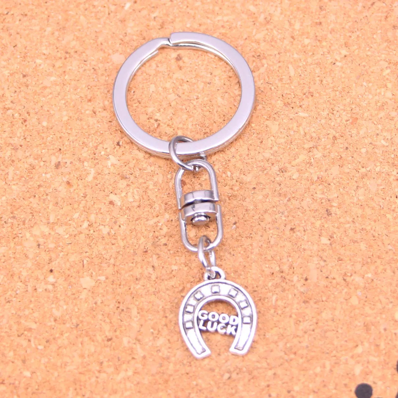 

20Pcs horseshoes good luck Keychain Novelty Gadget Trinket Souvenir Christmas Gift Keychain Drop Shipping
