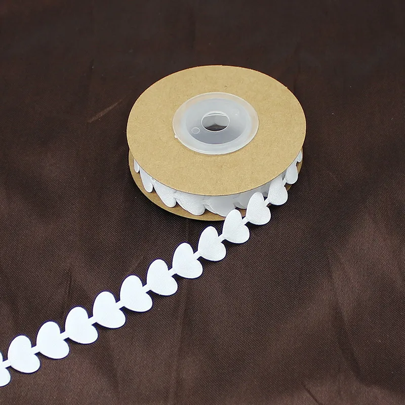HUADODO 15 мм 5 метров сердце атласные ленты для свадебной вечеринки украшения ленты Подарочная упаковка DIY Швейные аксессуары ручной работы - Цвет: White