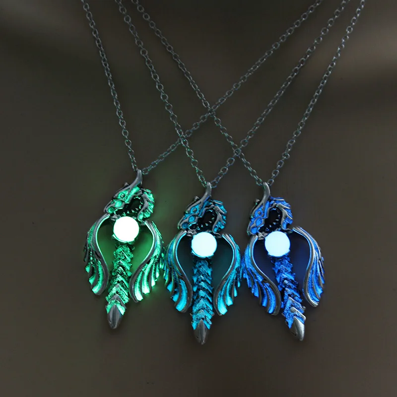 

Punk Vintage Glow in the Dark Chain Necklaces Shellhard Luminous Sword Dragon Pendant Necklace For Mens Halloween Jewelry Gift