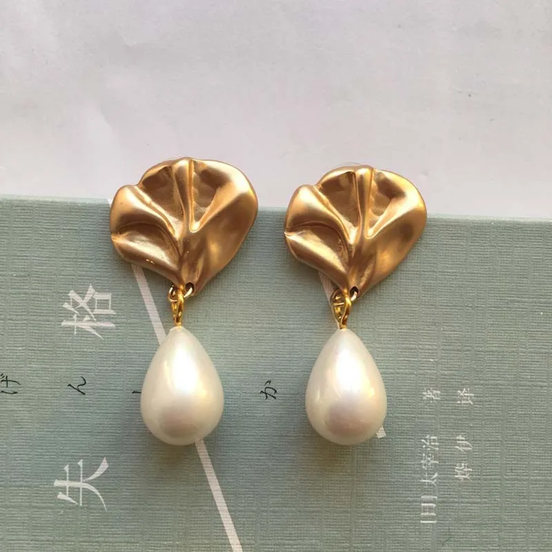 

Trendy Fashion Fan Shape Pearl Drop Drop Earrings for Women Charms Unique Design Runway Dangle Earrings Jewelry brinco