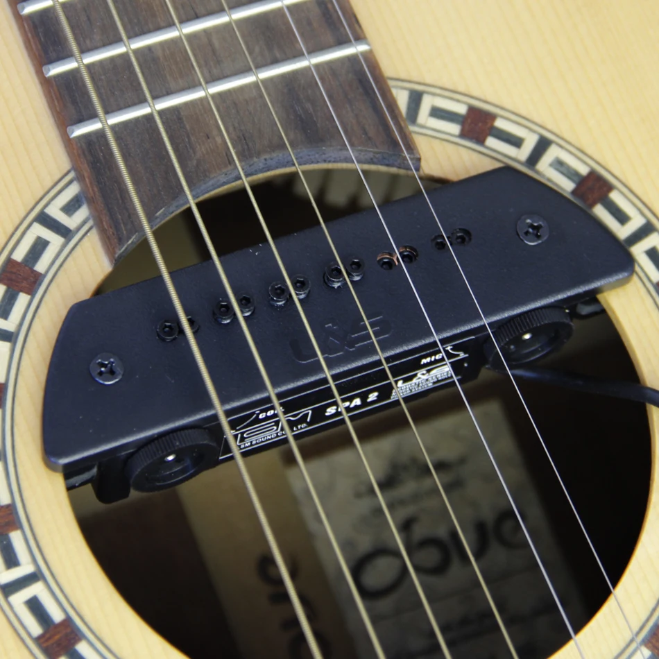 Kytarová předzesilovací kytara s předním zesilovačem kytary Preamp System Dvojitá sběrná cívka a mikrofonní kytarový držák