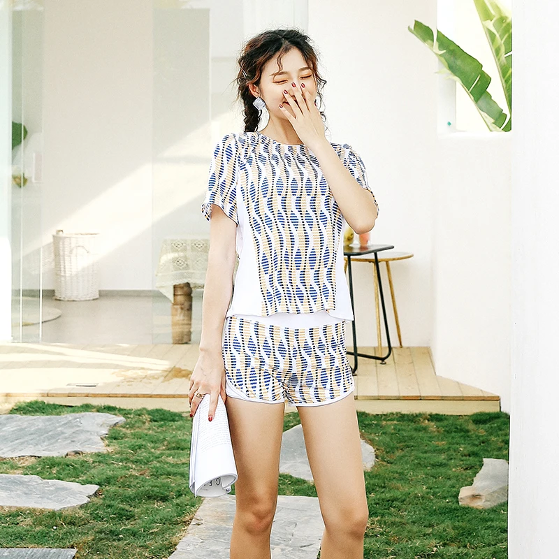 

2019 New Arrival Water Ripple Print Cover-ups Three-piece Swimsuit Young Girl Split Bikini Swimwear Beach Women Bathing Suits