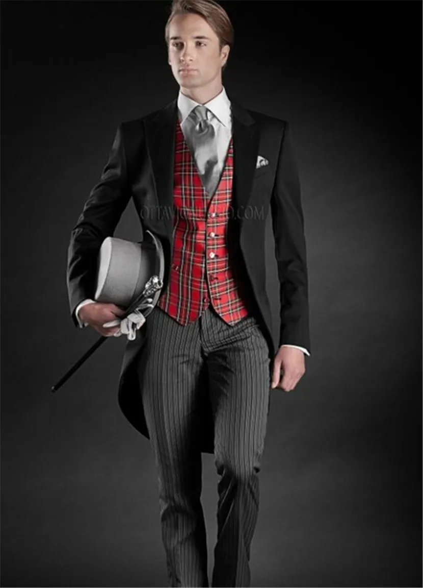 Одежда на бал мужская. Смокинг Бриони. Фрак Бриони. Мужчина в костюме. Мужской фрак.