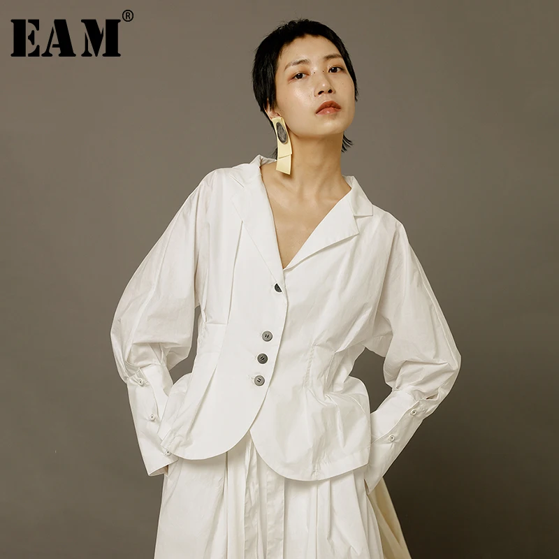 

[EAM] 2019 New Autumn Winter Lapel Long Sleeve White Button Split Joint Irregular Temperament Jacket Women Coat Fashion JX132