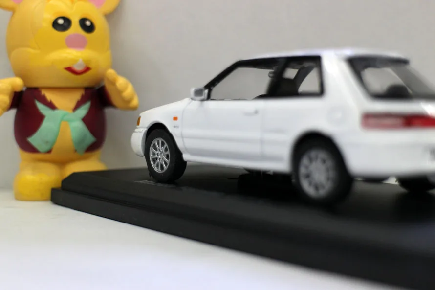 Оригинальная фабрика в масштабе 1:43 искусственная кожа игрушечный автомобиль из