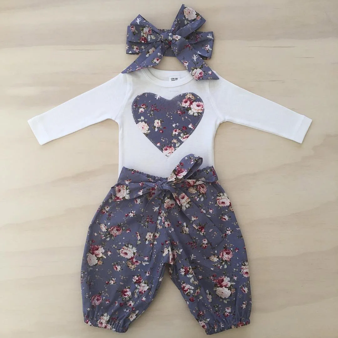 Комплект из 3 предметов для новорожденных девочек; Детский комбинезон + длинные штаны с цветочным рисунком + повязка на голову; комплект