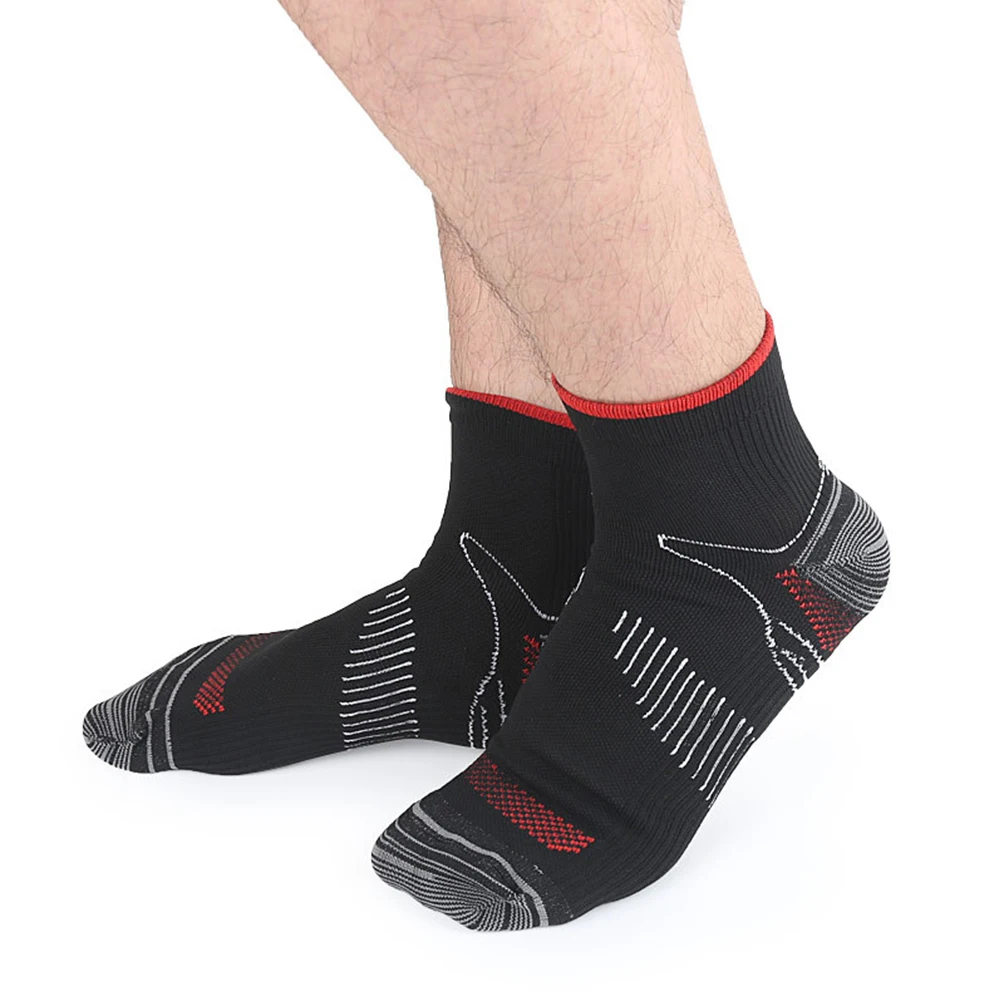 Для мужчин и женщин облегчение против боли в стопе компрессионный носок Атлетический бег анти усталость впитывает влагу Подошвенный Фасцит каблуки шпоры - Цвет: Красный