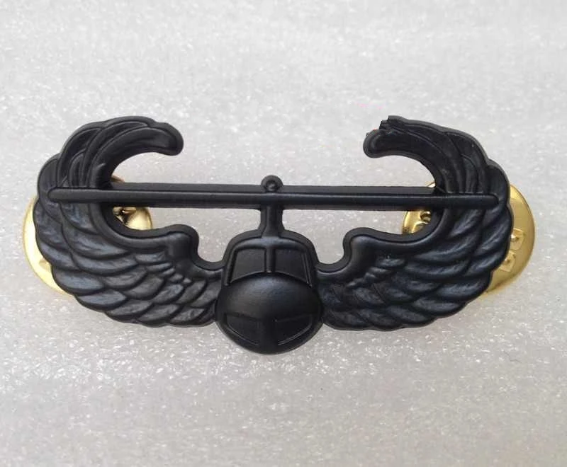 

US BLACK AIR PILOT FORCE AIR ASSAULT QUALIFICATION METAL BADGE LAPEL PIN-US232