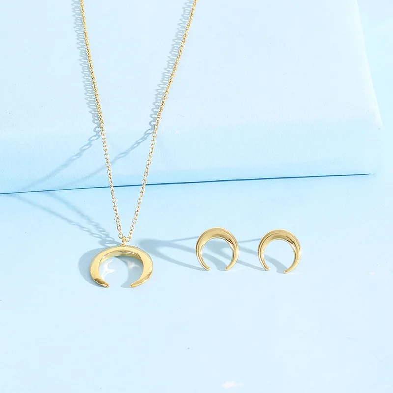 

Classical Fashionable Sparkly Moon Pendant Necklace with Ear Studs Set for Women Mother's Day Gifts Card Jewelry
