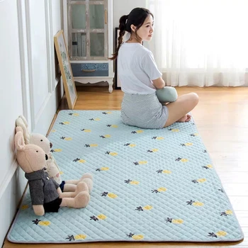 

Summer time light blue pine apples quilted 100% cotton environmental floor mat for living room , baby crawls playing rug