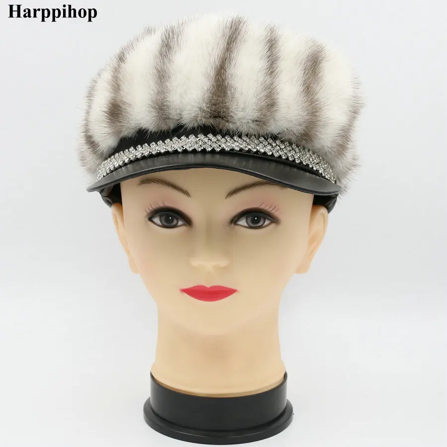 Рисунок 2 - Женская вязаная шапка zero fish